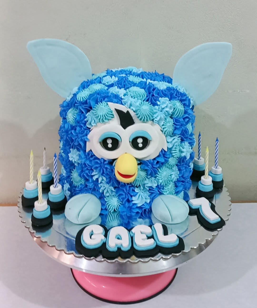 Torta en forma de Furby